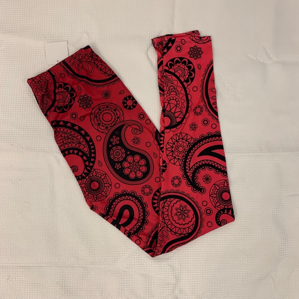 Butter soft leggings plus size fits sizes 14-20.